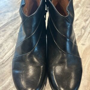 Elegant Black Ankle Boots